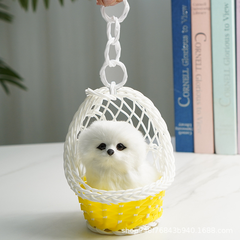 노란색 교수형 바구니 + 흰색 개가 짖습니다