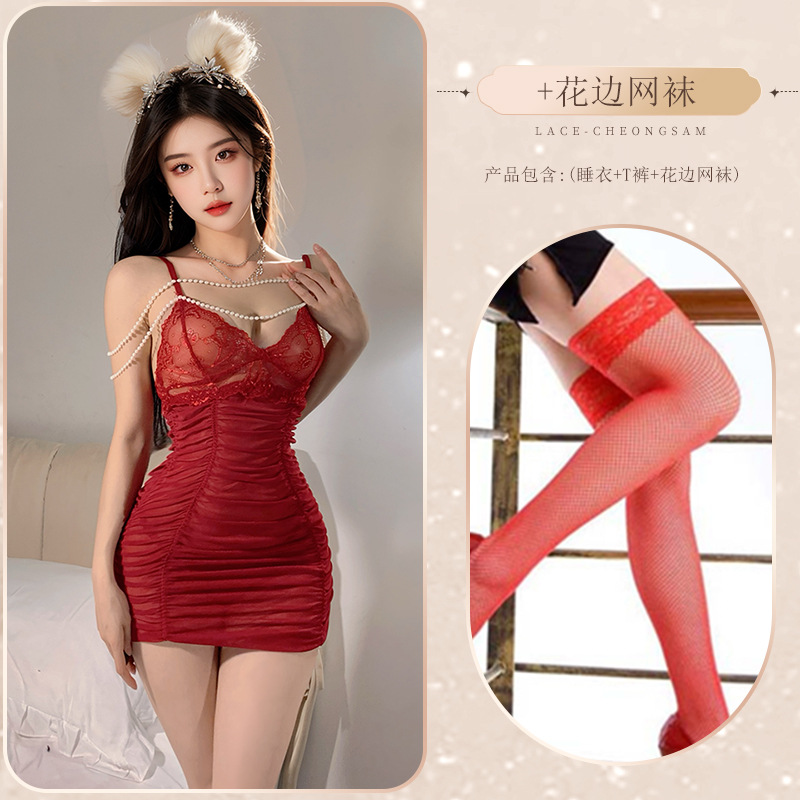 빨간색 잠옷 + 레이스 망사 스타킹
