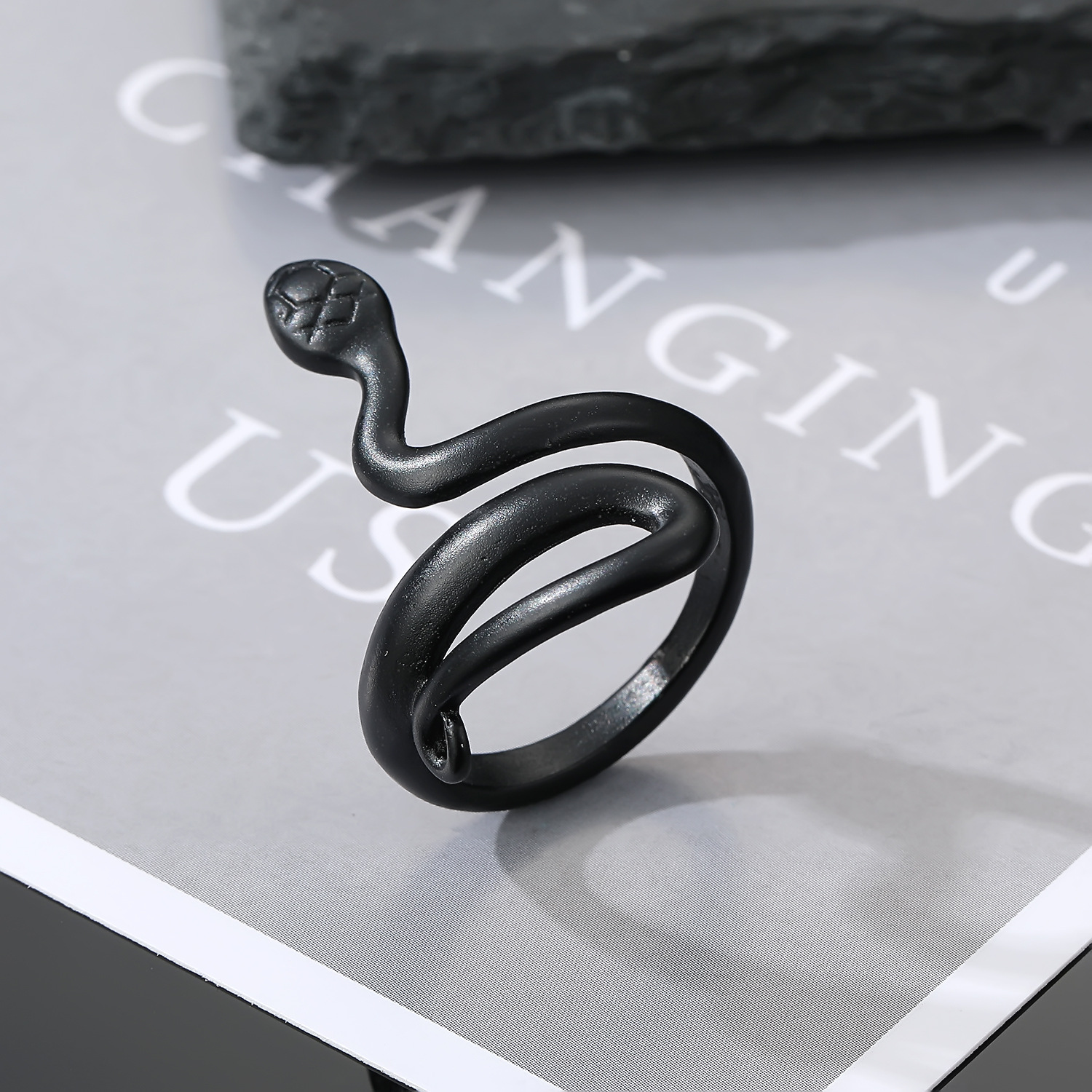 European and American black retro animal snake rings wholesale