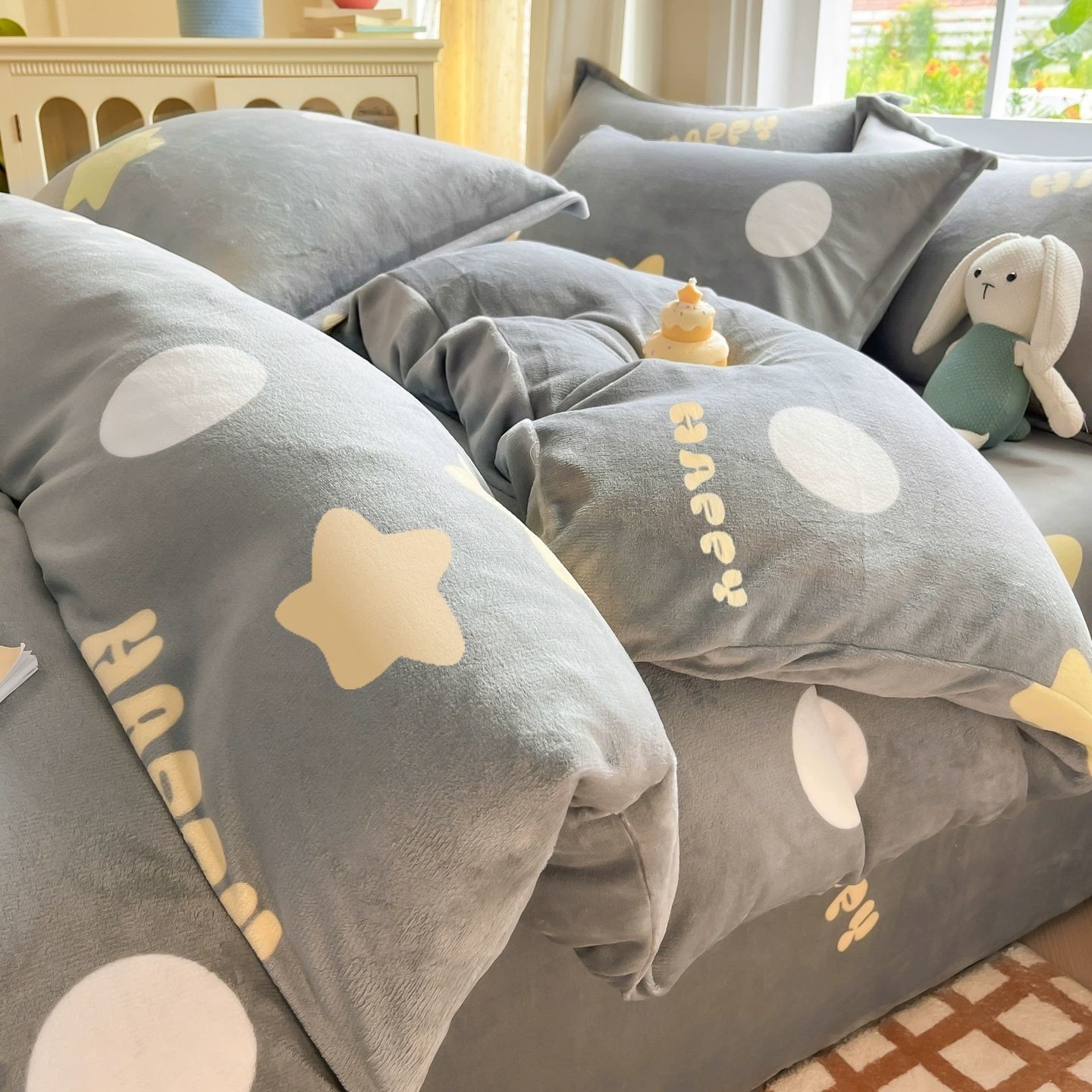 Invierno leche de cama de terciopelo de cuatro piezas más terciopelo de brida gruesa sábanas de terciopelo de coral cubierta dormitorio de estudiantes tres piezas