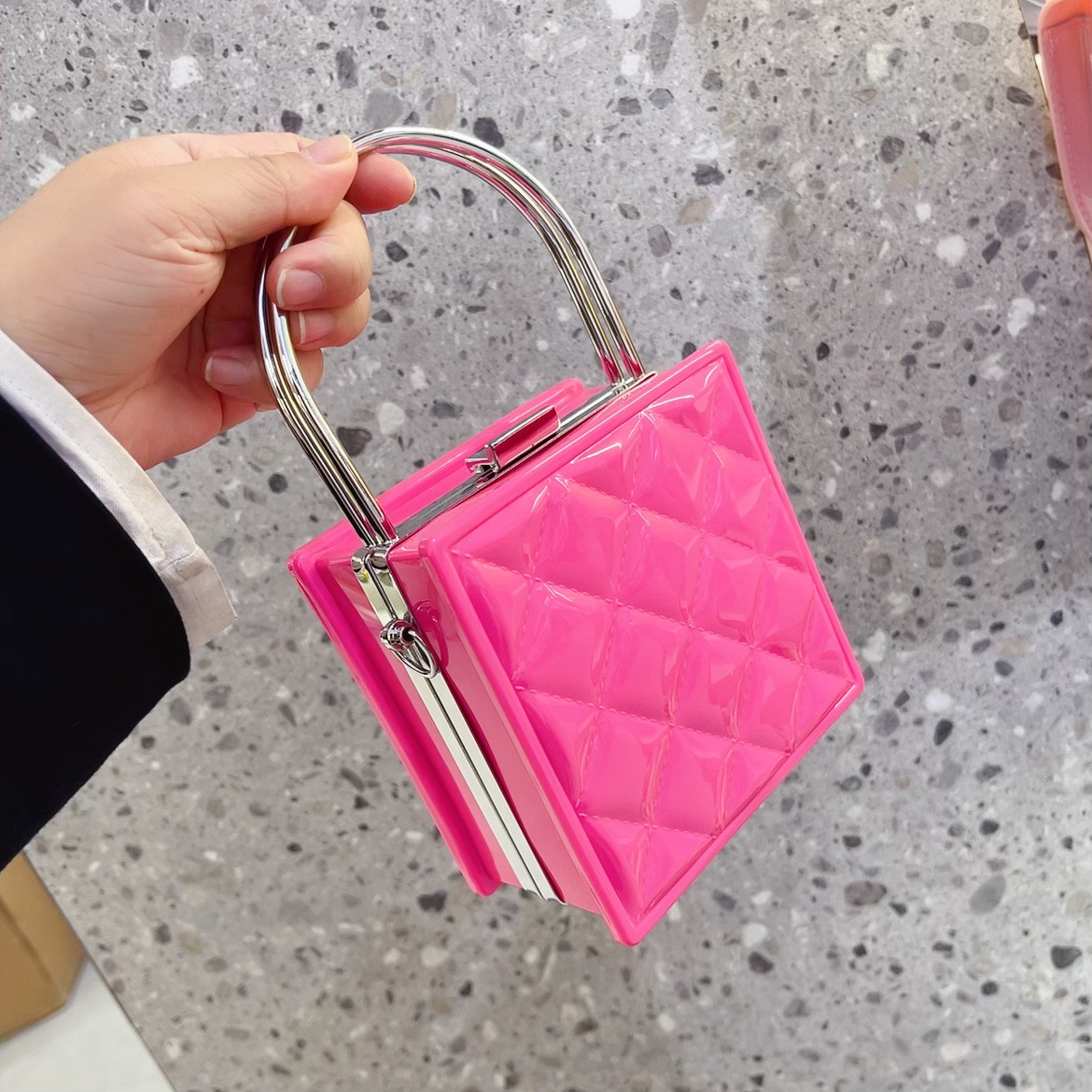2025 New cross-border foreign trade women's bag, retro chain mini jelly bag opening red envelope box bag undefined