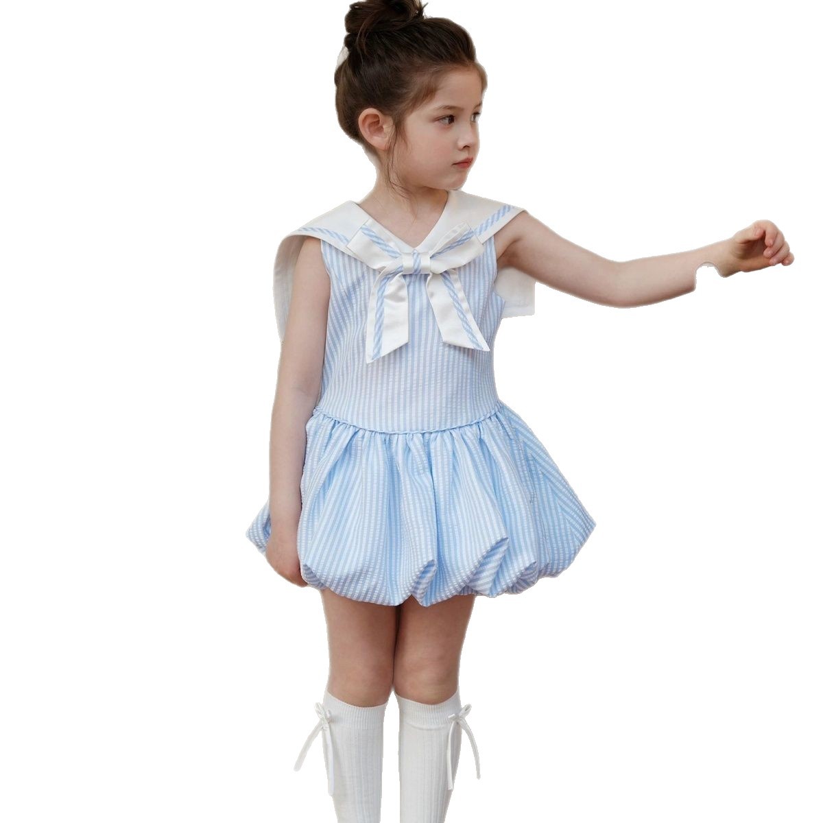 Mädchenkleid, marineblau gestreift, College-Stil, Modell 2026, elegantes, figurbetontes Kleid mit Puffärmeln und Puppenkragen, elegantes, schmal geschnittenes Kleid in französischer Marineblau-Marineblau-Weiß-Optik, neues Modell 2026_voghion.com