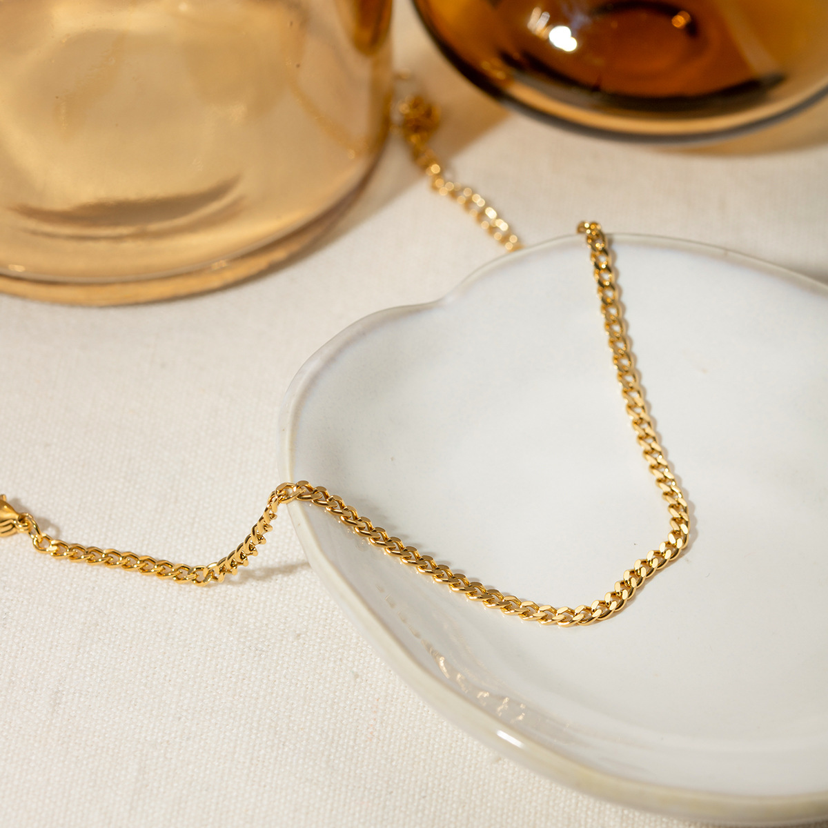 Europa y los Estados Unidos transfronterizos INS estilo clásico refinado simple 18 quilates oro acero inoxidable Cuba 3mm ancho joyería tobillaría al por mayor mujer