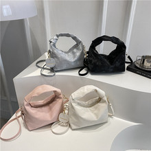 褶皱手提包包女新款时尚简约小方包2025新款小众高级感百搭斜挎包