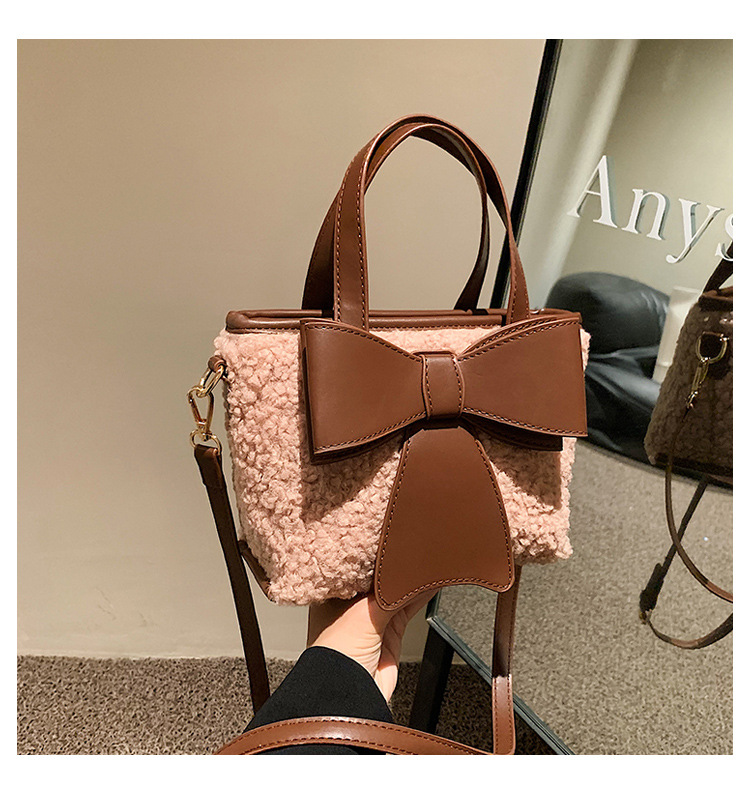 Autumn and Winter Best Selling Bag Womens Bag 2021 New Niche Plush Crossbody Bag Fur Bag Fashion Portable Bucket Bagpicture1