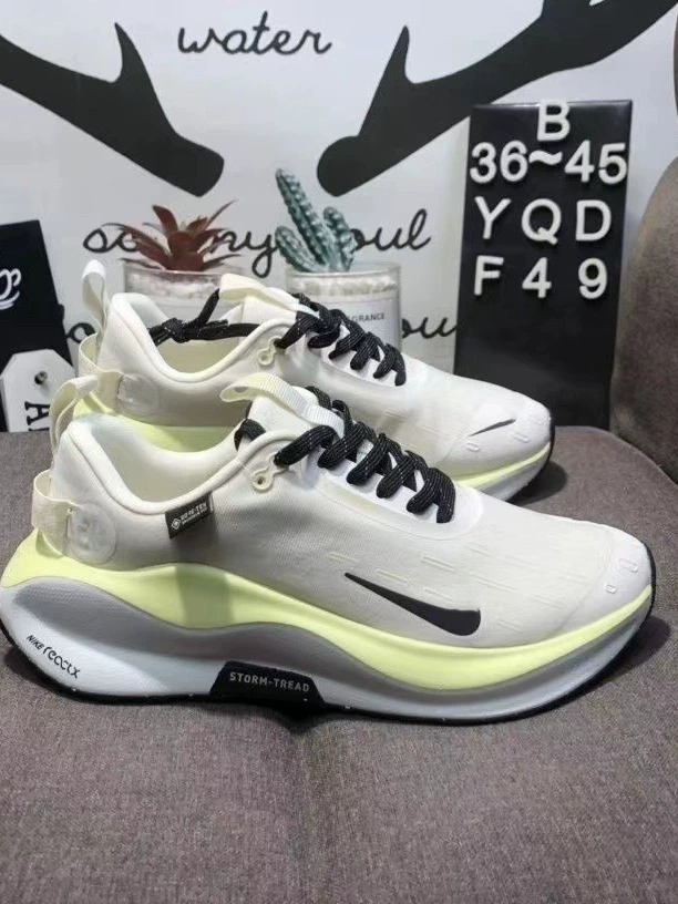 Quality low wear-resistant non-slip sports shoes with depreciation