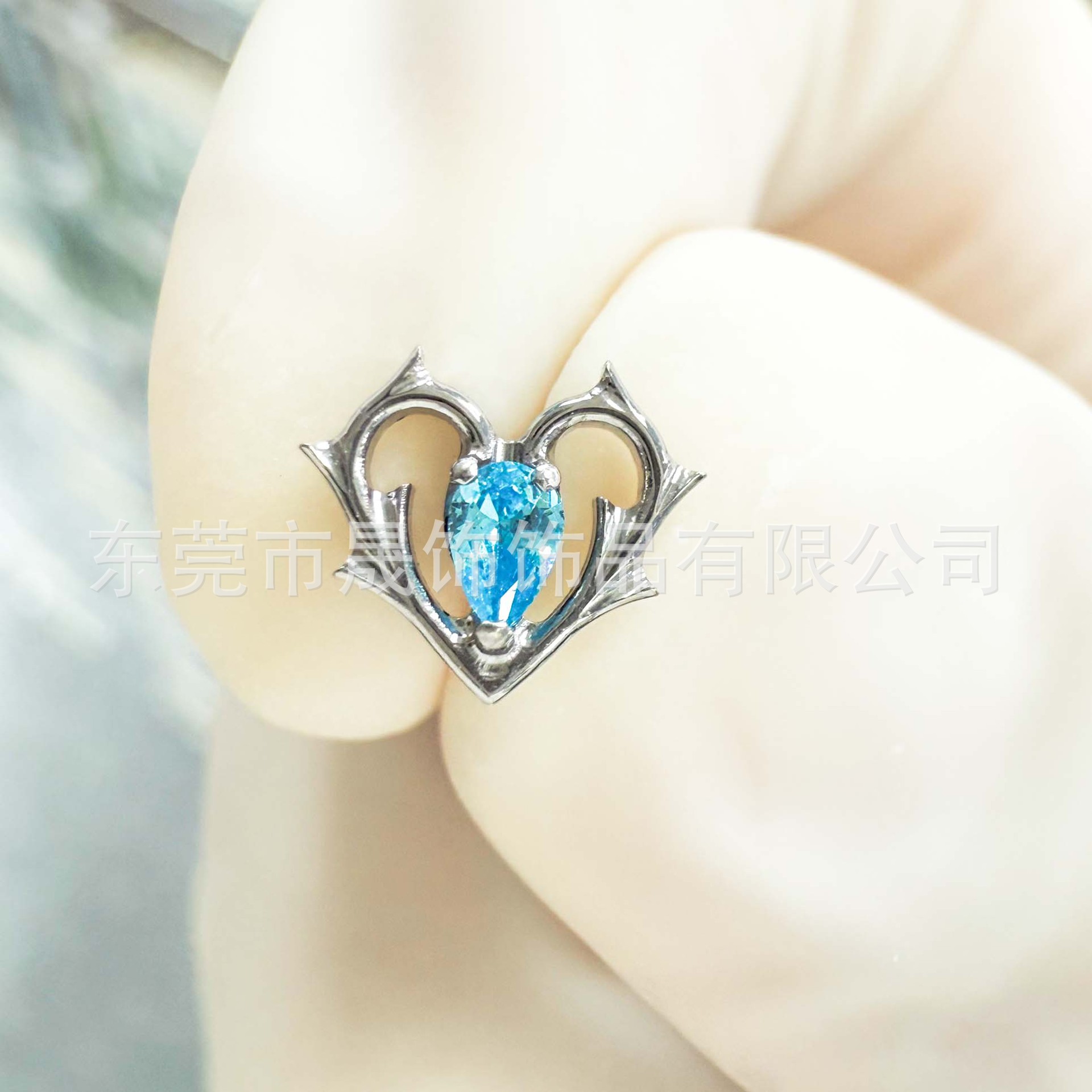 F136 Titanium 荆棘 Heart Ear Stud Helix Cartilage Stud G23 Implant Grade Titanium Studded Cubic Zirconia Labret Stud Tongue Barbell 人体 Piercing Jewelry