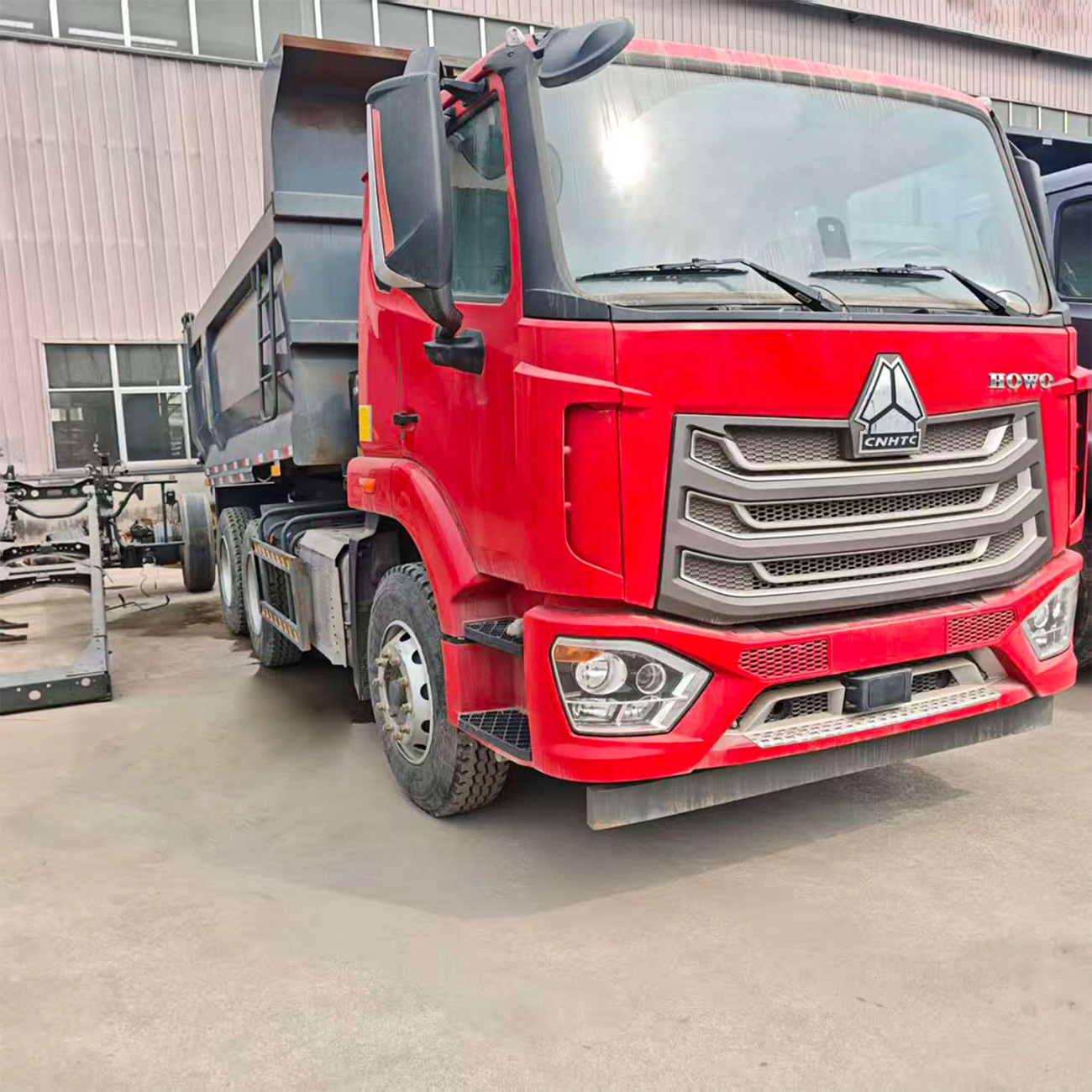 Manufacturer of Cross-Border Heavy-Duty Truck Howo, Eight-Wheel Dump Truck, Engineering Dump Truck, Earthmoving Transport Truck, 371 Horsepower Dump Truck