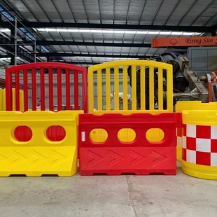 New Material Water-Filled Three-Piece Water Horse High-Speed Maintenance Rotational Molding Anti-Collision Barrel Municipal 1.8 High Barrier Road Mobile Guardrail