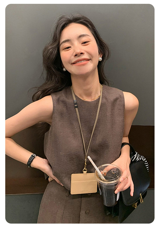 Bộ đầm hai mảnh nữ áo lanh cổ tròn không tay kèm chân váy chữ A dài vừa tôn dáng — Màu be, Màu cà phê chi tiết 15