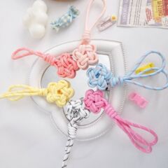 新しい星の結び目は縄を編んで手作りします。