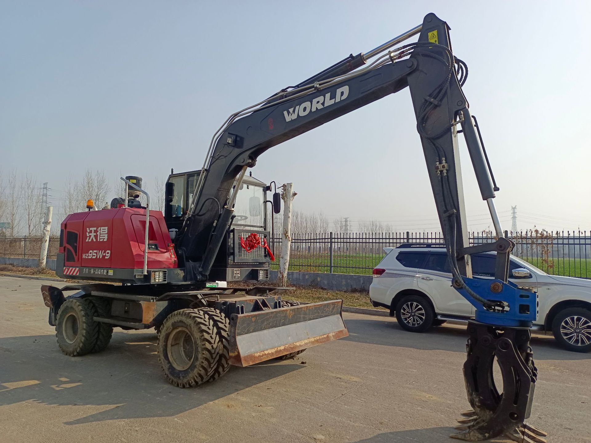 急售个人一手轮式抓木机夹木机 抓麦草价格 抓桉木 安徽淮北轮挖