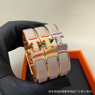 �W���W�tͬ���m�Ų���ĸH�����CŮ18Kõ����p����H�֭h��