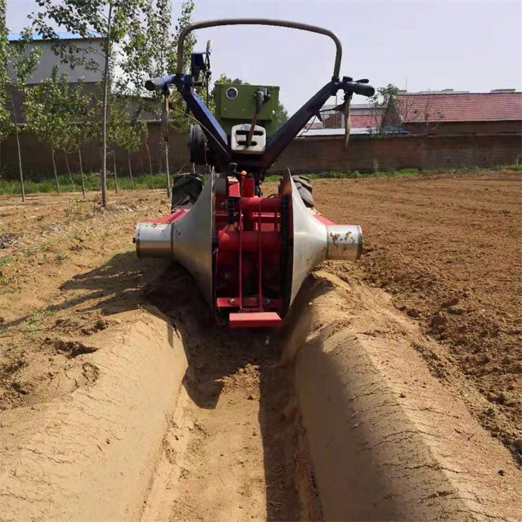 手扶拖拉機帶草莓開溝起壟機 (21).jpg