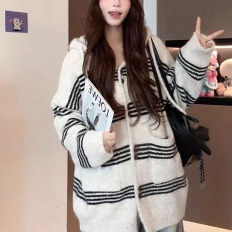 2025秋季时尚减龄宽松连帽针织开慵懒风撞色条纹长袖毛衣外套女|undefined