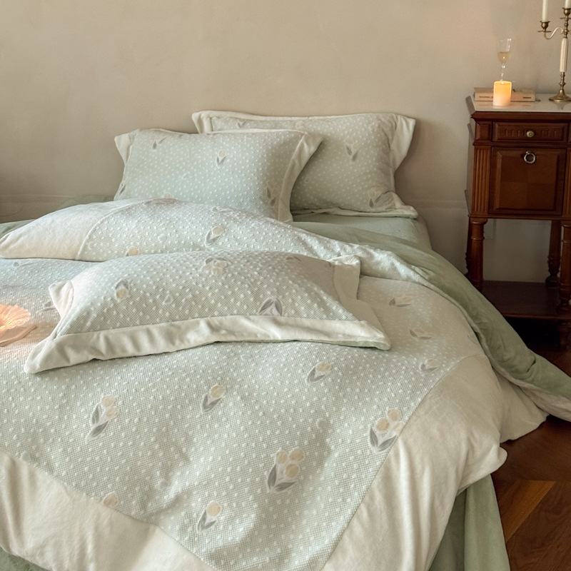 Una clase de seda de cuatro piezas