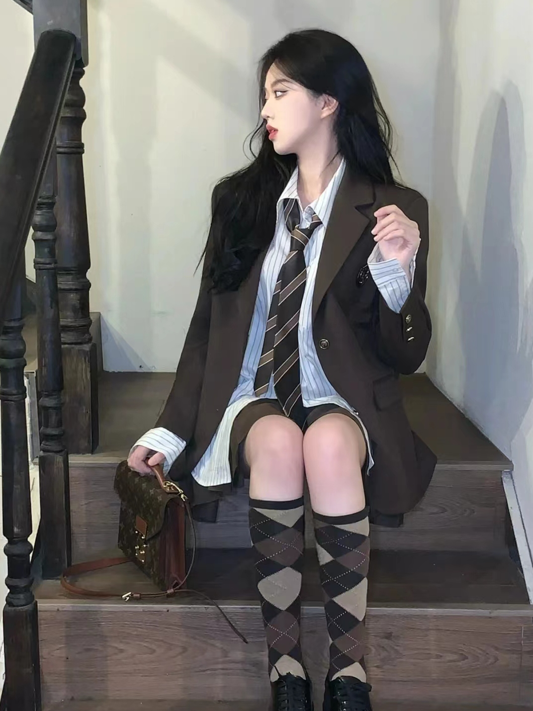 영국 JK 유니폼 아카데미 스타일 세트 빈티지 세트 캐주얼 달콤한 매운 주름 치마 여성의 가을과 겨울 다크 브라운 투피스 세트