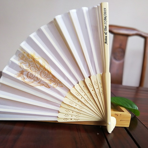 Ventilador DE BODA ligero transfronterizo pantalla de seda ventilador de la boda talla nuevo nombre y fecha de la boda