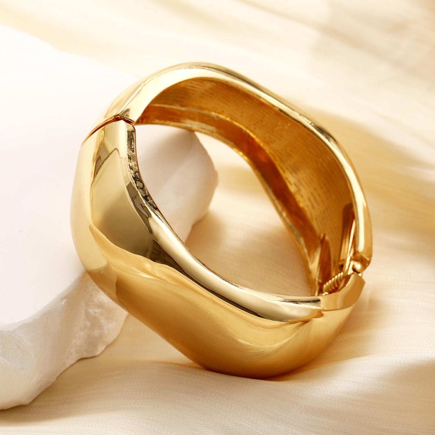 Joyas transfronterizas geométricas personales exageradas pulseras de diseño ancho irregular sensación de nuevo brazalete de mujer