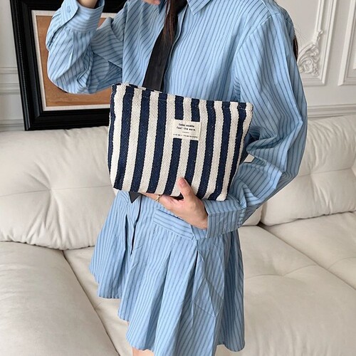 Fresh Striped Makeup Bag for Women, Toothbrush Bag, Storage Bag, Large Capacity, Portable, Simple Handheld Makeup Bag 39211
