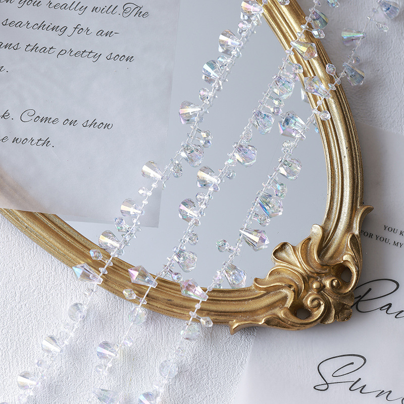 Nuevos productos calientes Decoración navideña French Retro Pequeña fragancia Cadena de perlas Cristal Collar transparente Accesorios de bricolaje