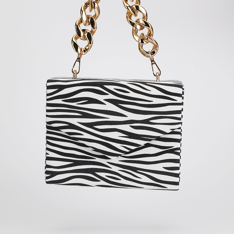 Nuevo patrón de cebra noche bolsa de banquete axilas pu moda todo fósforo de las mujeres hombro portátil crossbody bolsa de cadena para las mujeres