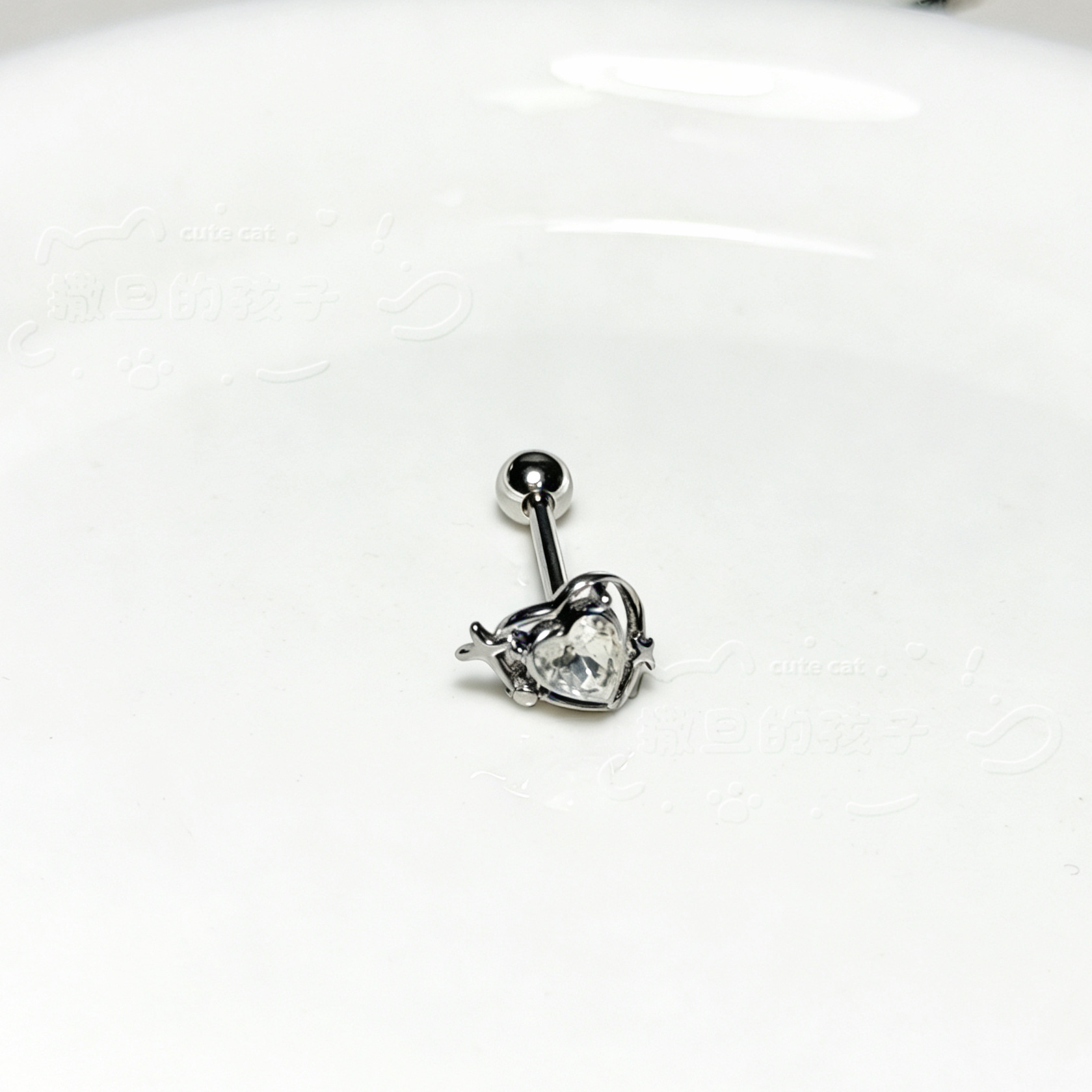 Silver pointed spike labret stud material detail