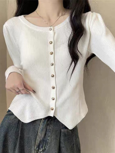 Chic, Slim-Fit Knitted Cardigan with Slit Design — Women's Spring/Summer/Winter Jacket for Petite Figures, Stylish Outerwear Top