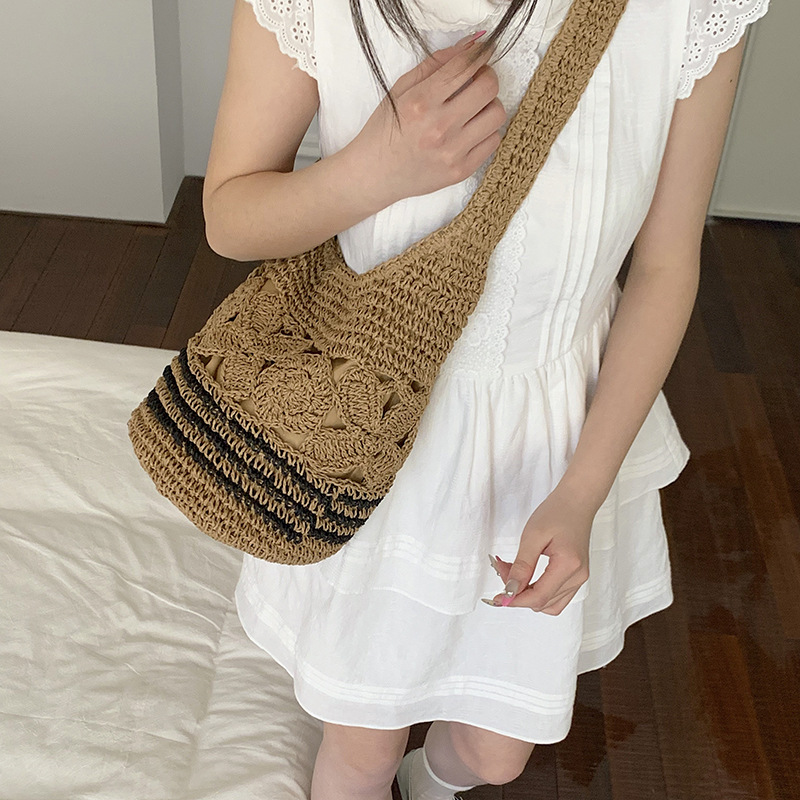 Handmade Rattan Woven Shoulder Bag With Leather Trim Eco Friendly_voghion.com