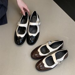 夜の夜の風の太さとレトロな小衆のメアリー珍の楽福の靴の女性の2025春夏の新型の森系のデザイン感の小さい靴
