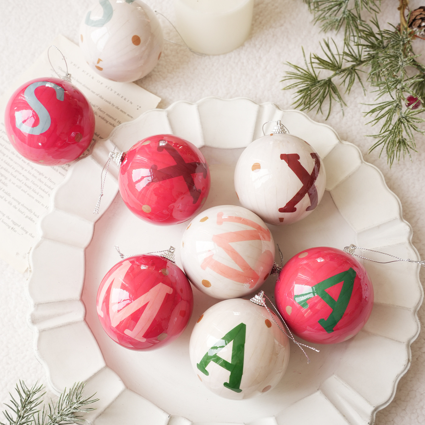 Nuevos productos de 8CM bolas de plástico pegatinas bolas de Navidad paquete de caja de colgante de árbol de Navidad decoración de bolas en stock