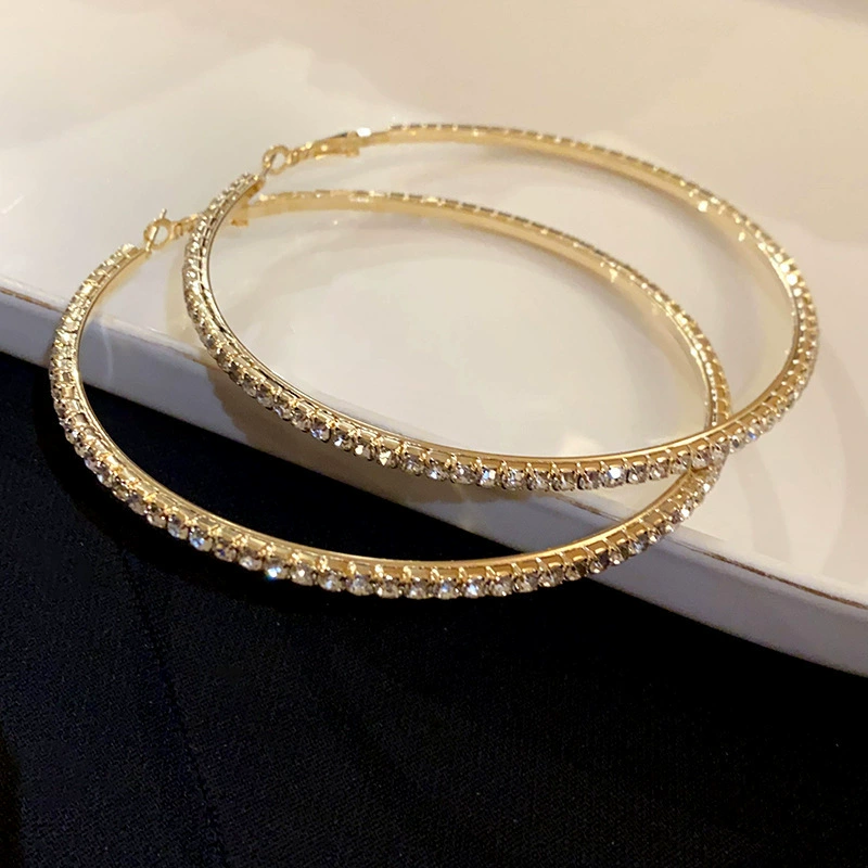 Серебряная игла, металлические модные сексуальные серьги, простой и элегантный дизайн, стиль лёгкой роскоши, стиль высокого качества