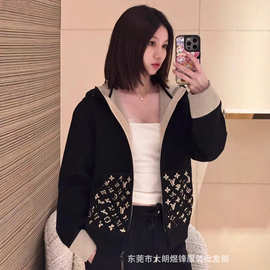 深圳南油货～高版本L家25早秋新款 撞色老花字母羊毛针织长袖开衫