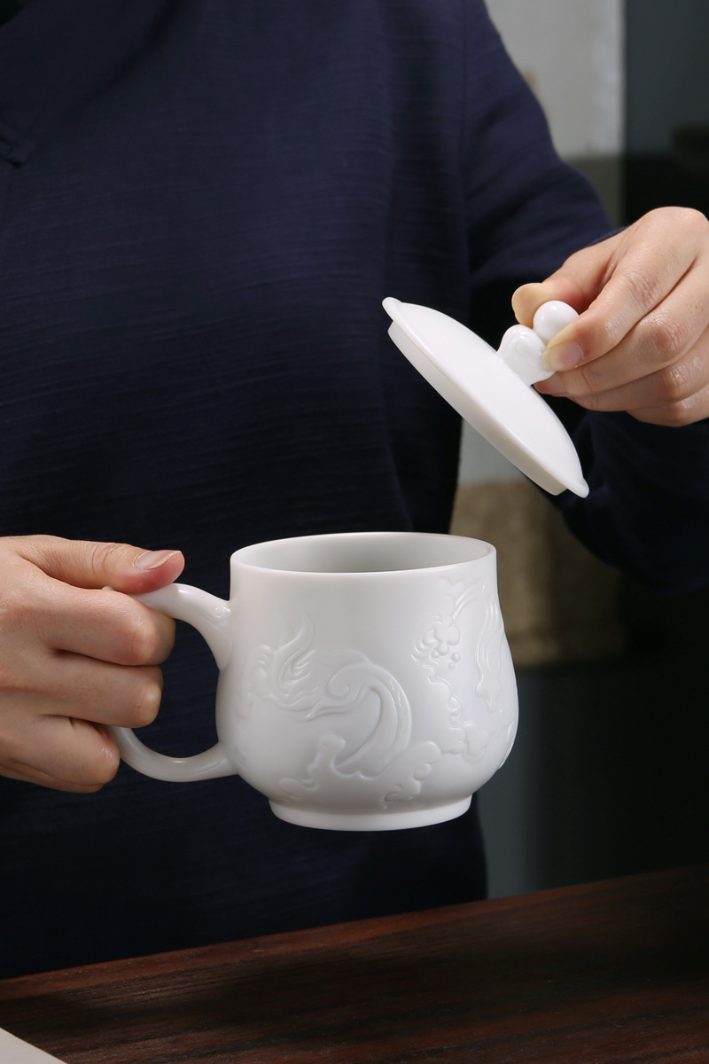Barro sabor grasa de oveja Jade porcelana blanca cayendo Dragón shengshi Oficina grande Taza agua cerámica con tapa regalo empresa taza té