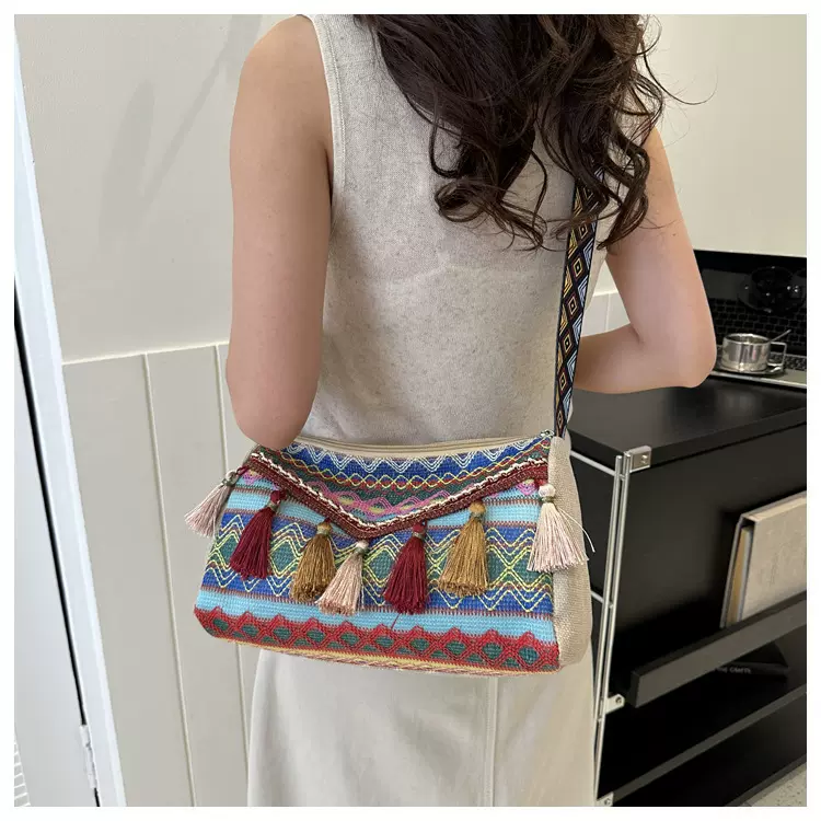高质感简约时尚民族风包包女2025新款流苏菱格单肩斜跨包包