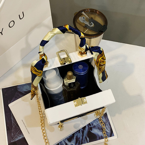 Foreign trade bags new box bag  creative niche graffiti mobile phone bag retro dinner bag chain mobile phone bag