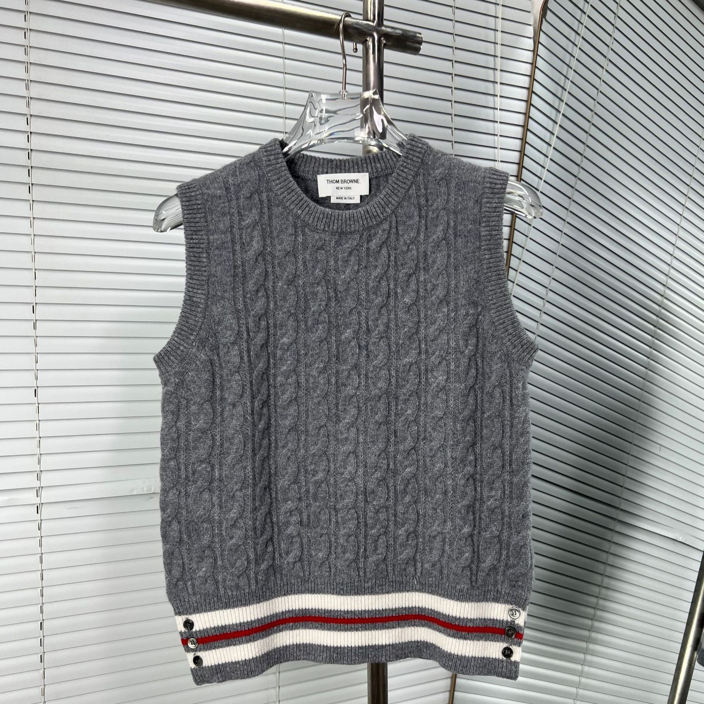High-Quality Summer Knitted Striped Cable-Knit Sleeveless Round-Neck Women's Vest for Everyday Fashion Wear