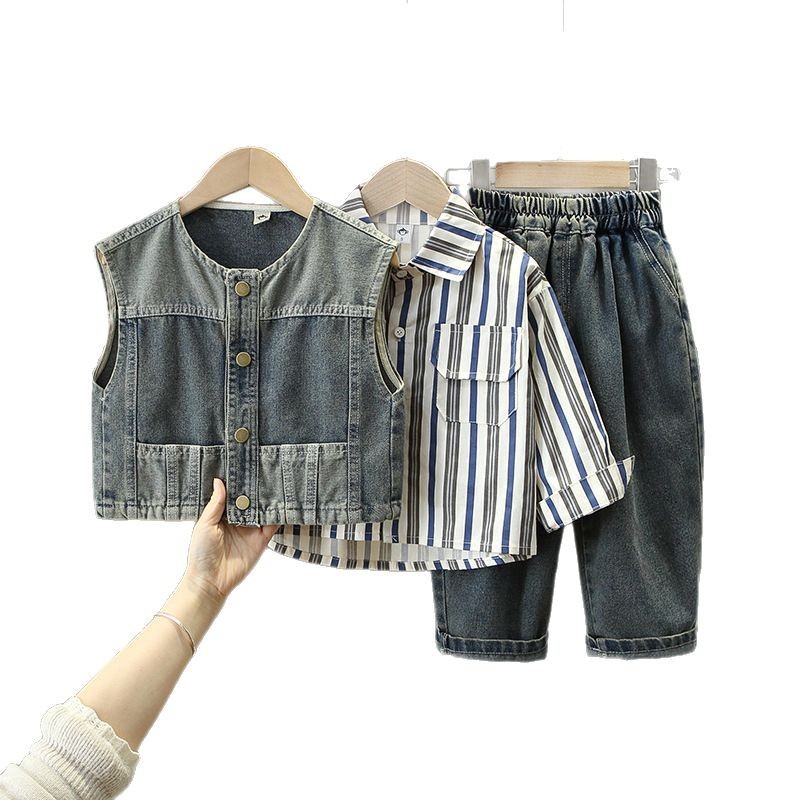 7765 traje de primavera para niños 2025 nuevo chaleco de mezclilla para niños de tres piezas ropa de trabajo de primavera y otoño para bebés