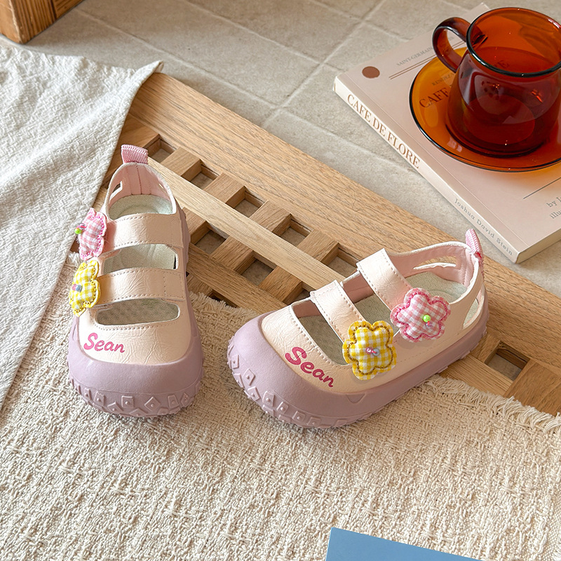 Niñas sandalias deportivas Baotou 2026 verano nuevo niño flor princesa zapatos zapatillas de chicas hueco zapatillas casuales