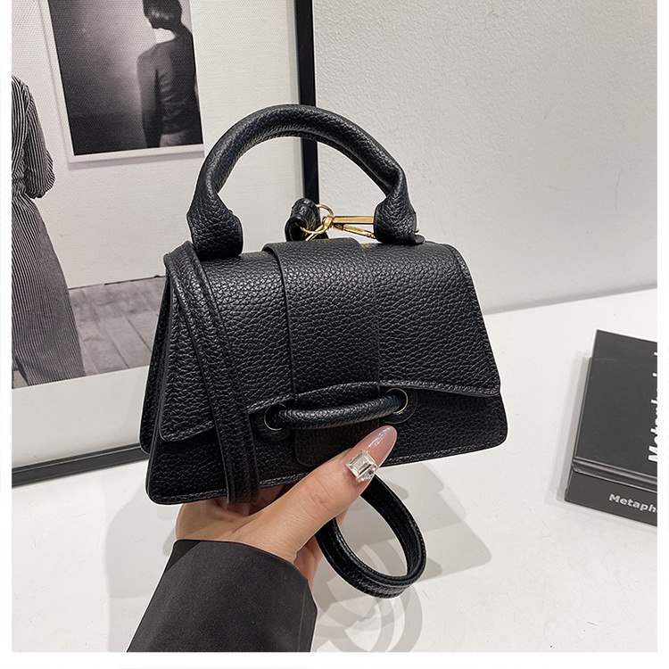 Bolso rojo portátil 2024 nuevo estilo moda y estilo occidental de alta gama bolso de mensajero de un solo hombro versión coreana mini bolso de viaje