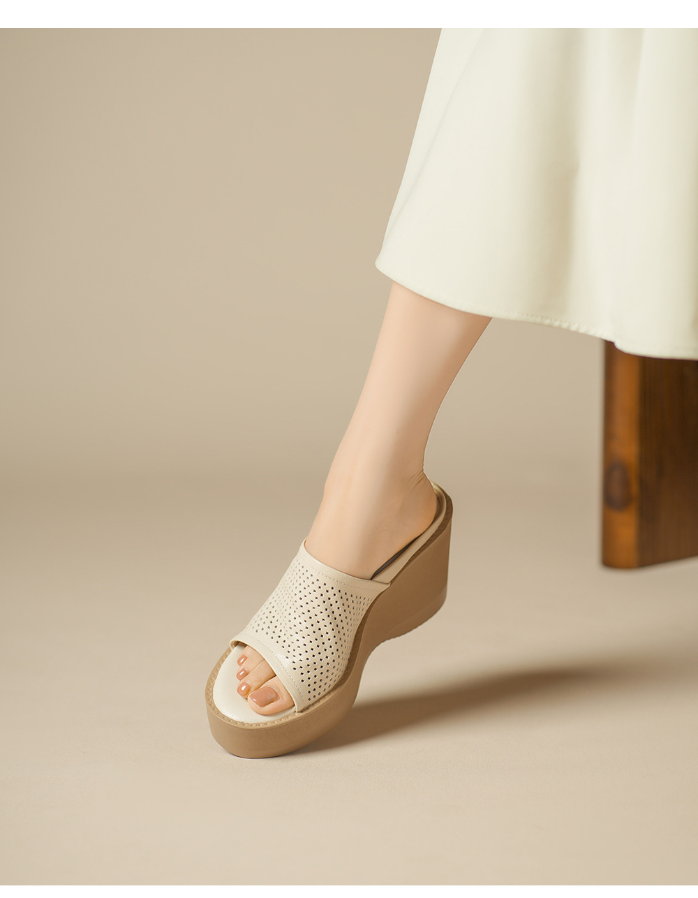 Dép sandal cao gót nữ da cừu đế xuồng mũi hở quai ngang — màu trắng ngà chi tiết 5