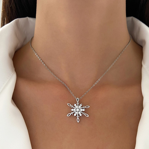 Women's Cross-Border Elegance Diamond-Encrusted Necklace, Light Luxury Electroplated Snowflake Winter Pendant Alloy Clasp Chain Accessory Wholesale