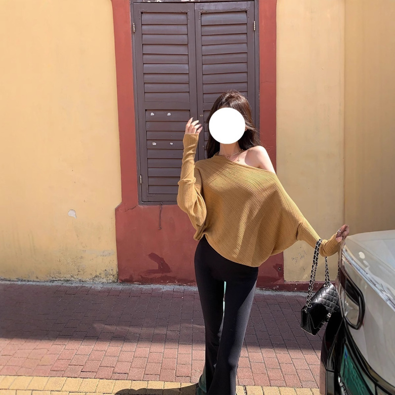 7668辣妹炸街设计感小众露肩针织衫女不规则斜肩慵懒蝙蝠袖上衣秋|undefined