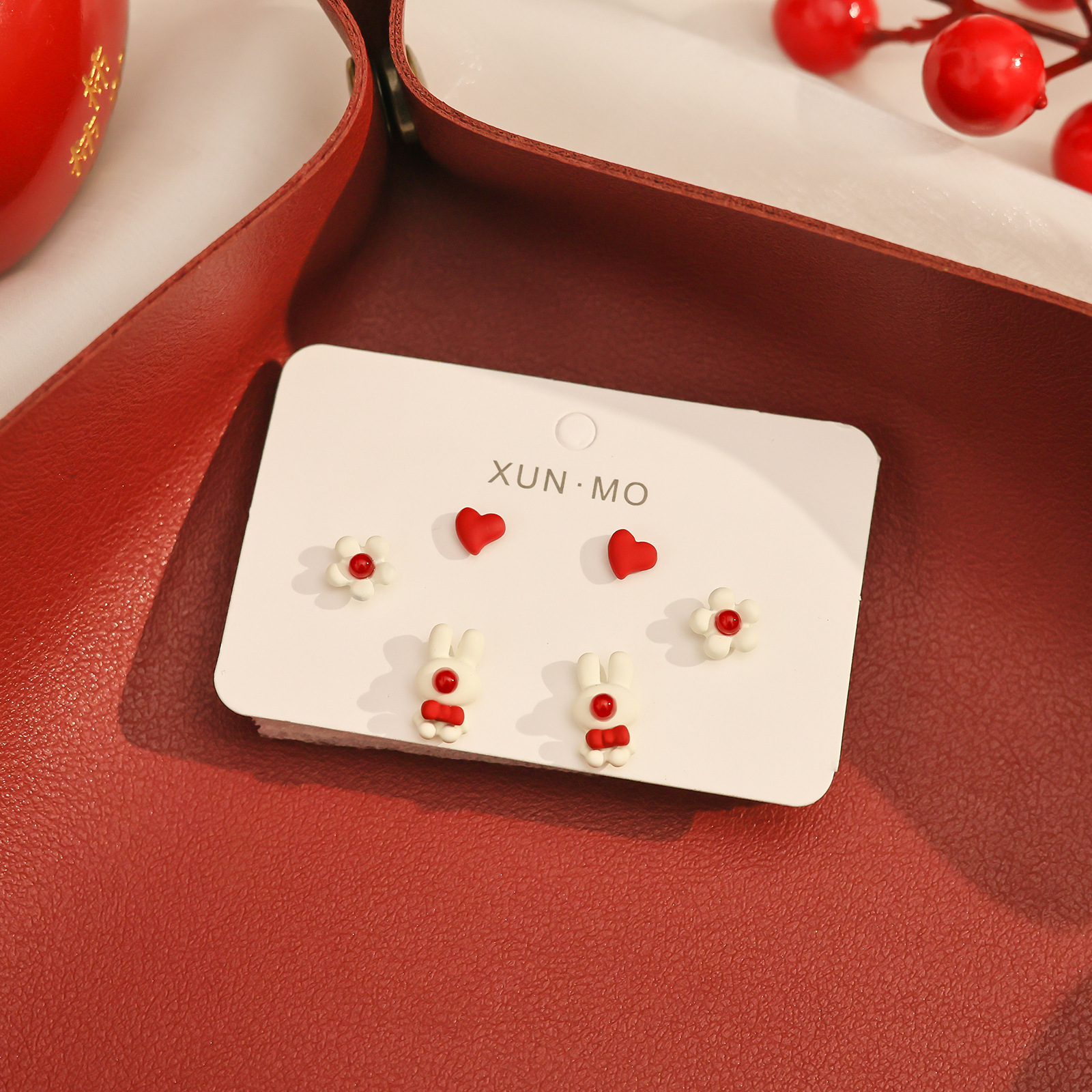 Juego de pendientes de aguja plateados, sencillos y compactos para mujer, pendientes geométricos en forma de corazón, bonitos, dulces y versátiles, venta al por mayor para puestos de mercado