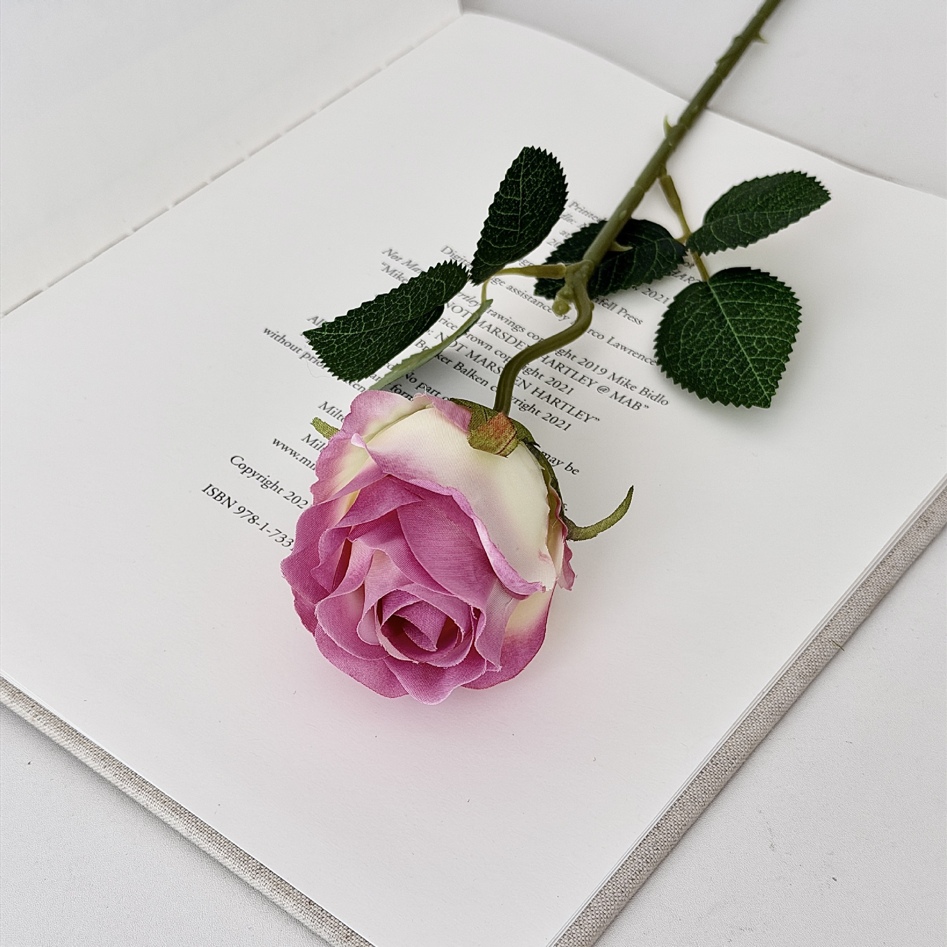 Rosas búlgaras de alta calidad imitación de seda ramo de flores falsas decoración de decoración de la mesa interior de la sala de estar