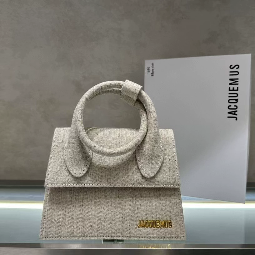 Сумка ручная / через плечо — клатч и подмышечный стили, размеры 18–34 см
