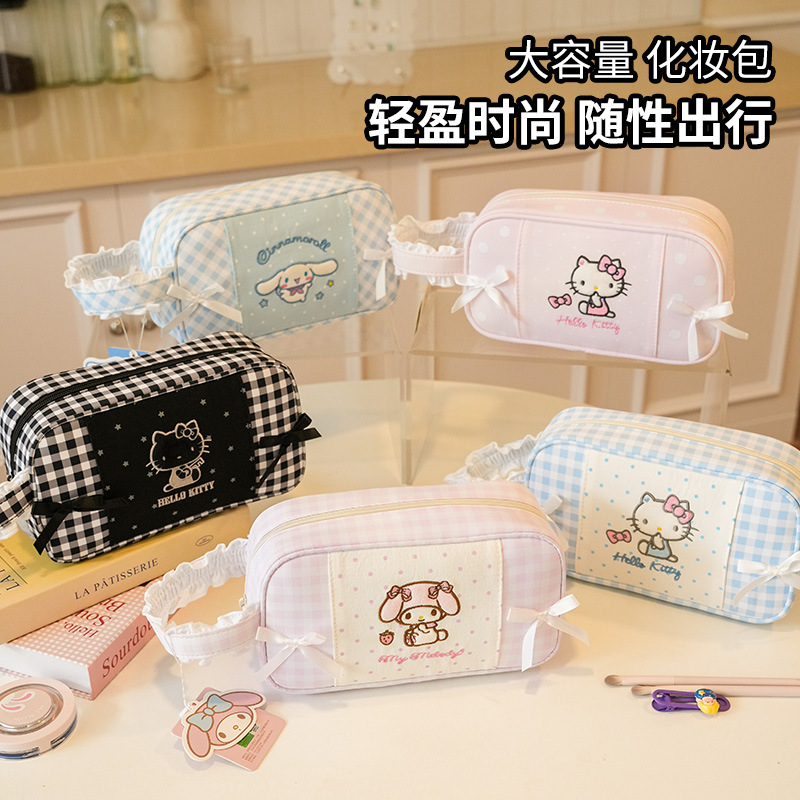 Sanrio Lolita makeup bag, large capacity, polka dot pattern, sweet and cute, portable travel handbag