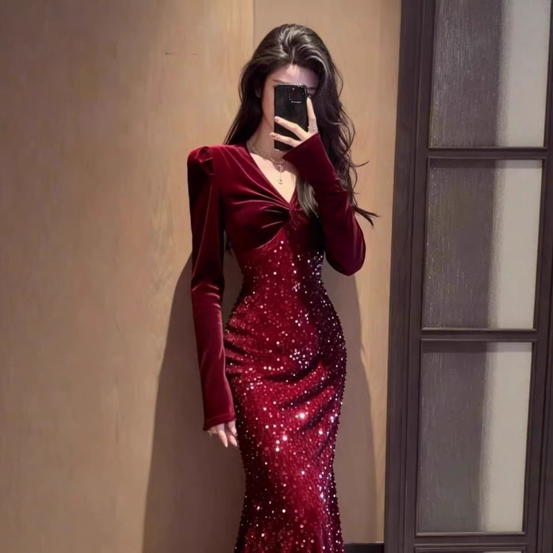 French-Style Light Luxury, High-End, Elegant and Noble Dress, Red V-Neck Velvet Dress with Sequin Mermaid Skirt French-Style Light Luxury, High-End, Elegant and Noble Dress, Red V-Neck Velvet Dress with Sequin Mermaid Skirt