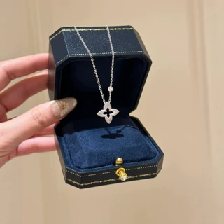 中古vintager拉丝镂空四叶草手链女ins小众设计轻奢高级花朵手饰
