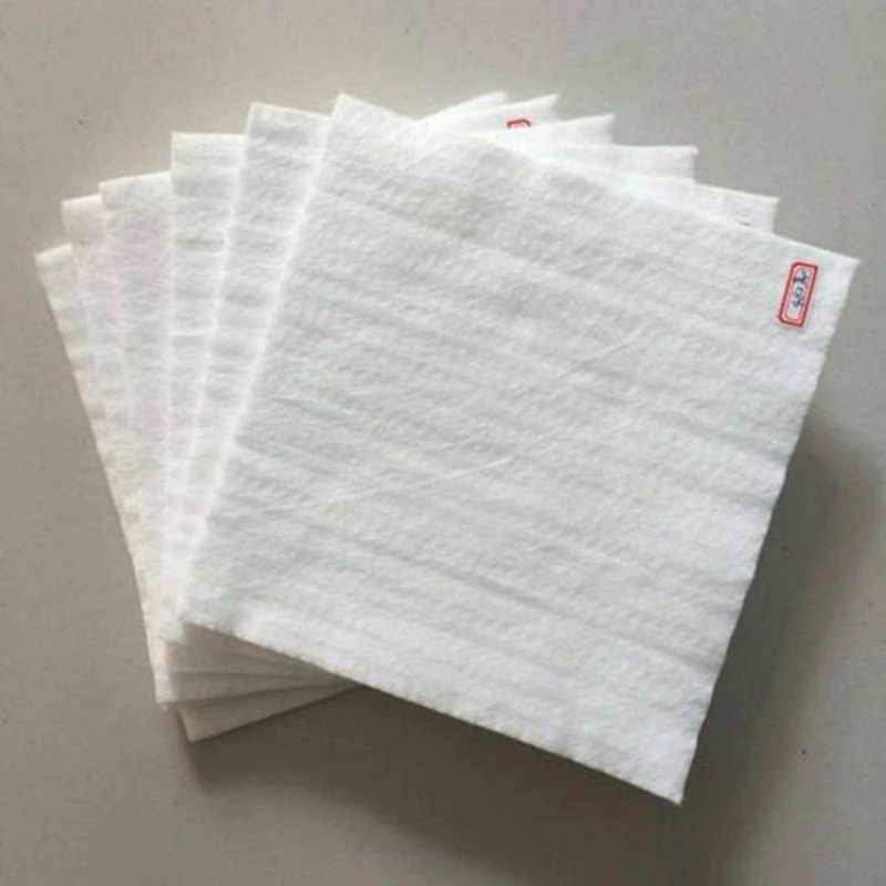 Дорожный откос усиленный дренажным геотекстилем, резервуар для мусора, длинноволокнистый геотекстиль, коротковолокнистый геотекстиль